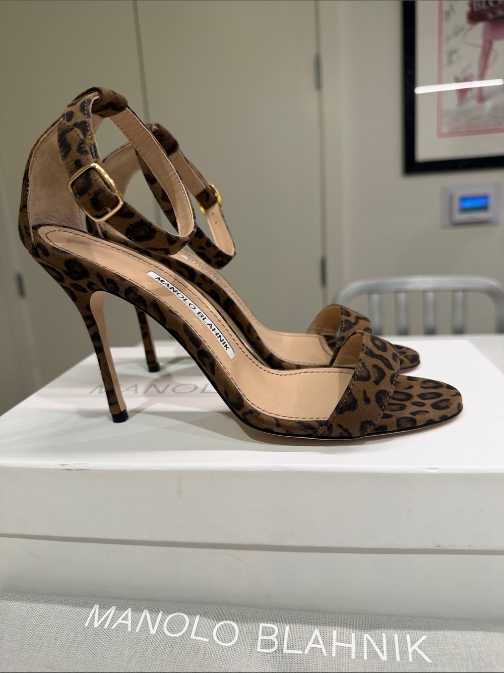 Manolo Blahnik NWT Chaos 105 Leopard Suede Ankle Strap Heels Size 37
